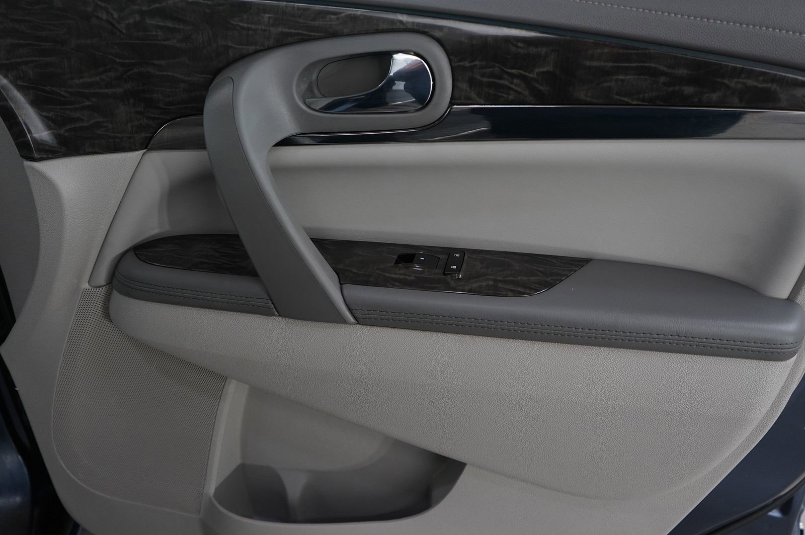 Used 2014 Buick Enclave Leather image 12