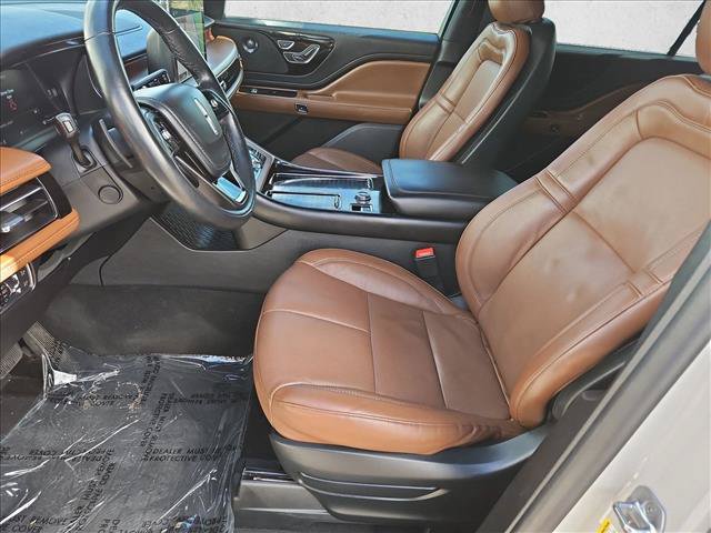 Used 2023 Lincoln Aviator Reserve w/ Equipment Group 201A AWD/4WD image 17