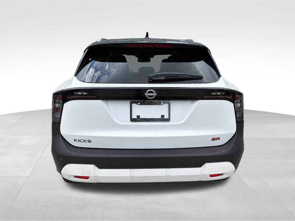 New 2026 Nissan Kicks SR w/ SR Premium Package FWD image 7