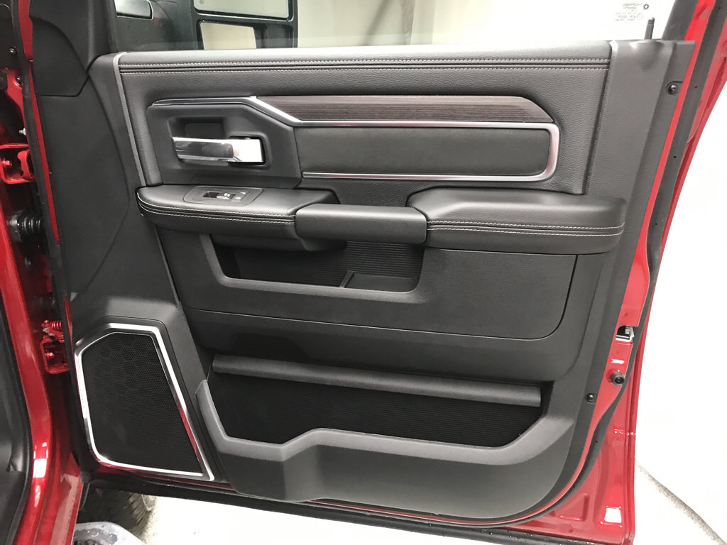 New 2026 RAM 2500 Laramie w/ Sport Appearance Package AWD/4WD image 15
