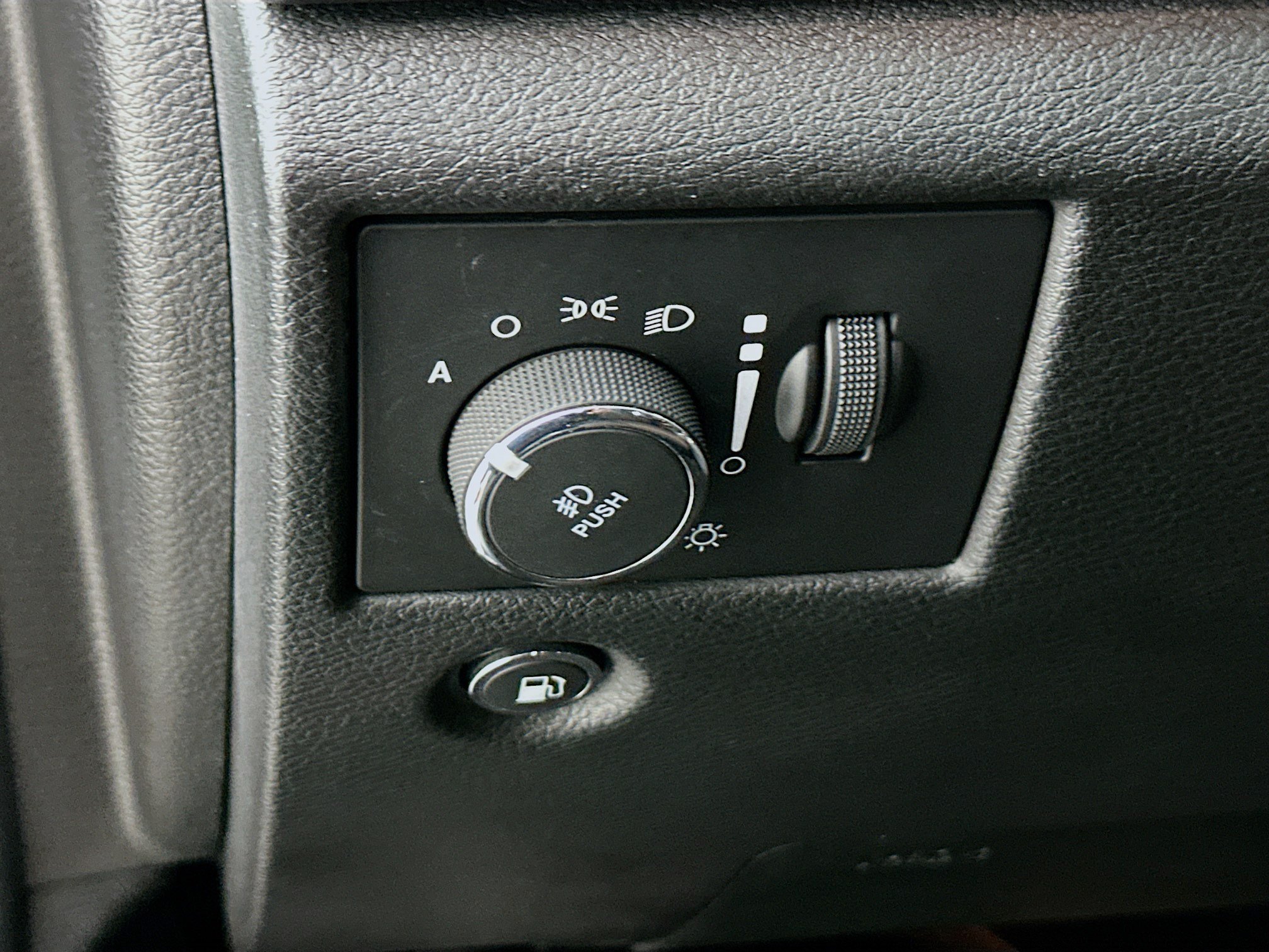 Used 2021 Jeep Grand Cherokee Freedom Edition RWD image 17