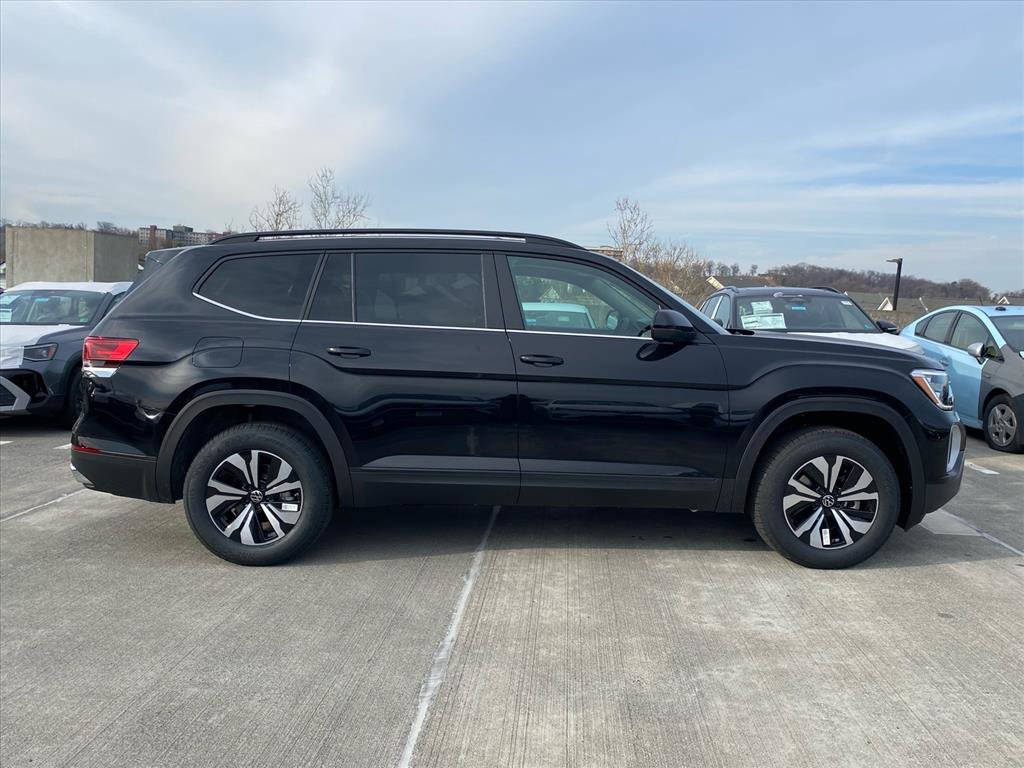 New 2026 Volkswagen Atlas SE image 2