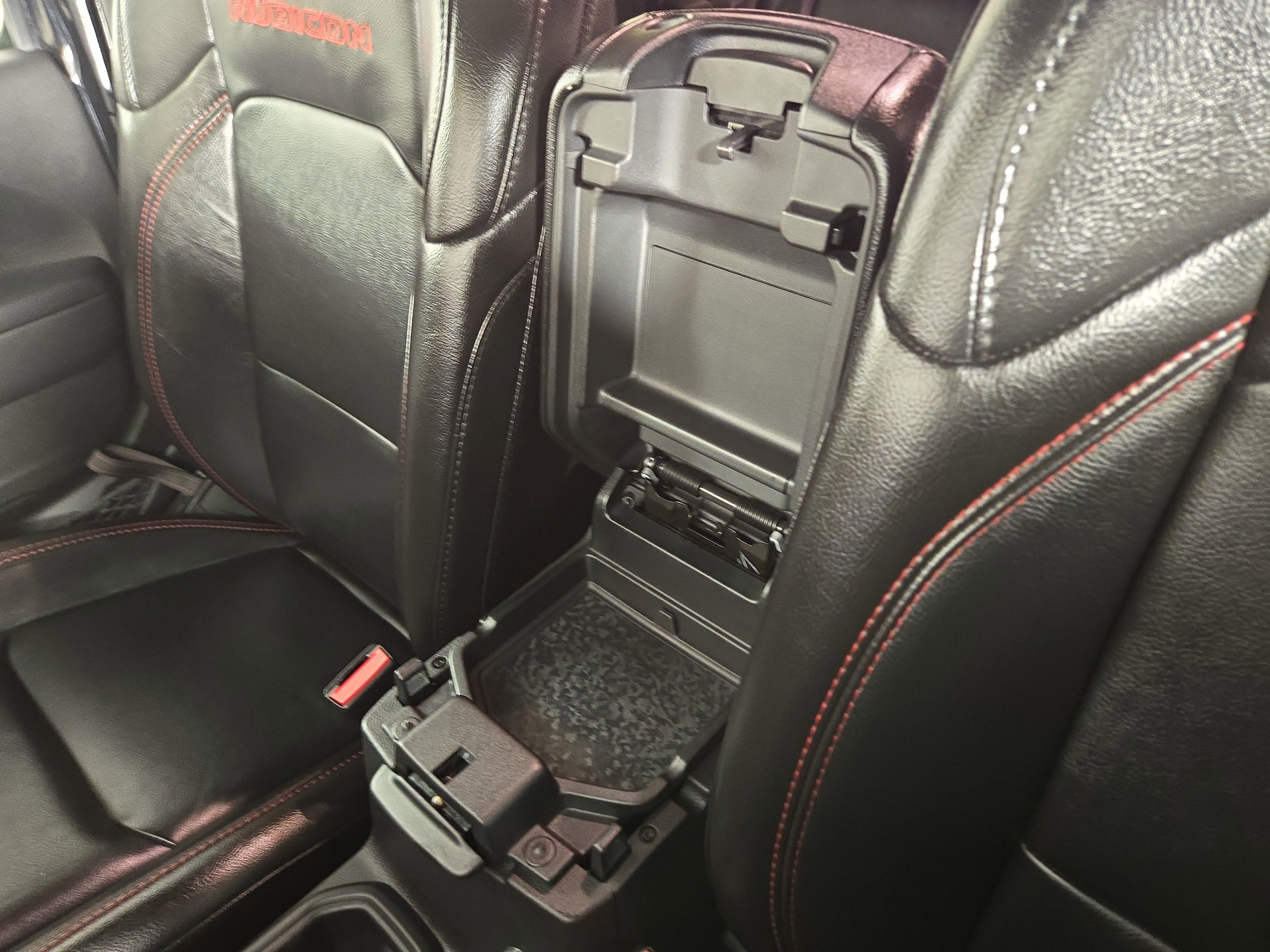 Certified 2023 Jeep Wrangler Unlimited Rubicon w/ Cold Weather Group image 28