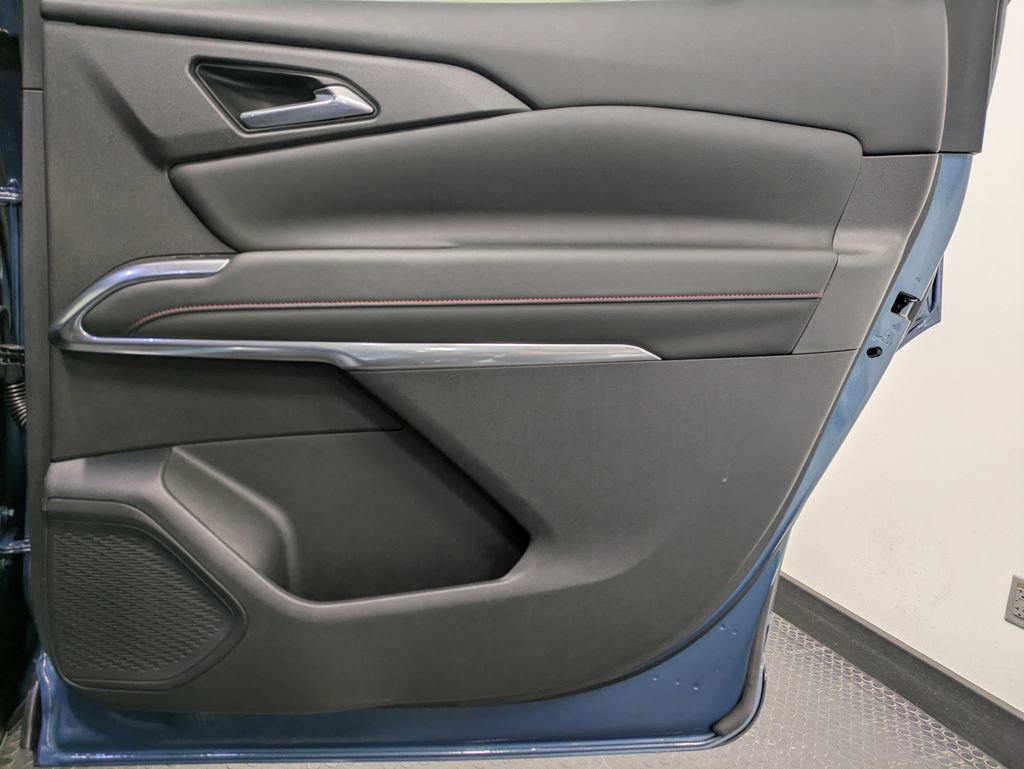 Used 2024 Chevrolet Traverse Z71 image 24