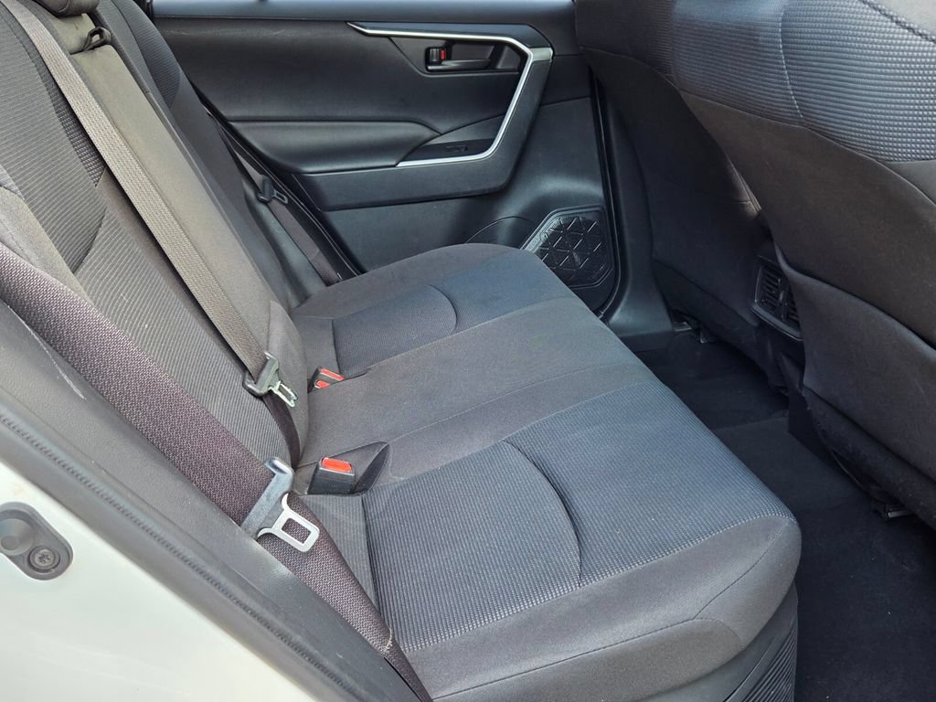 Used 2019 Toyota RAV4 LE w/ Carpet Mat Package AWD/4WD image 16