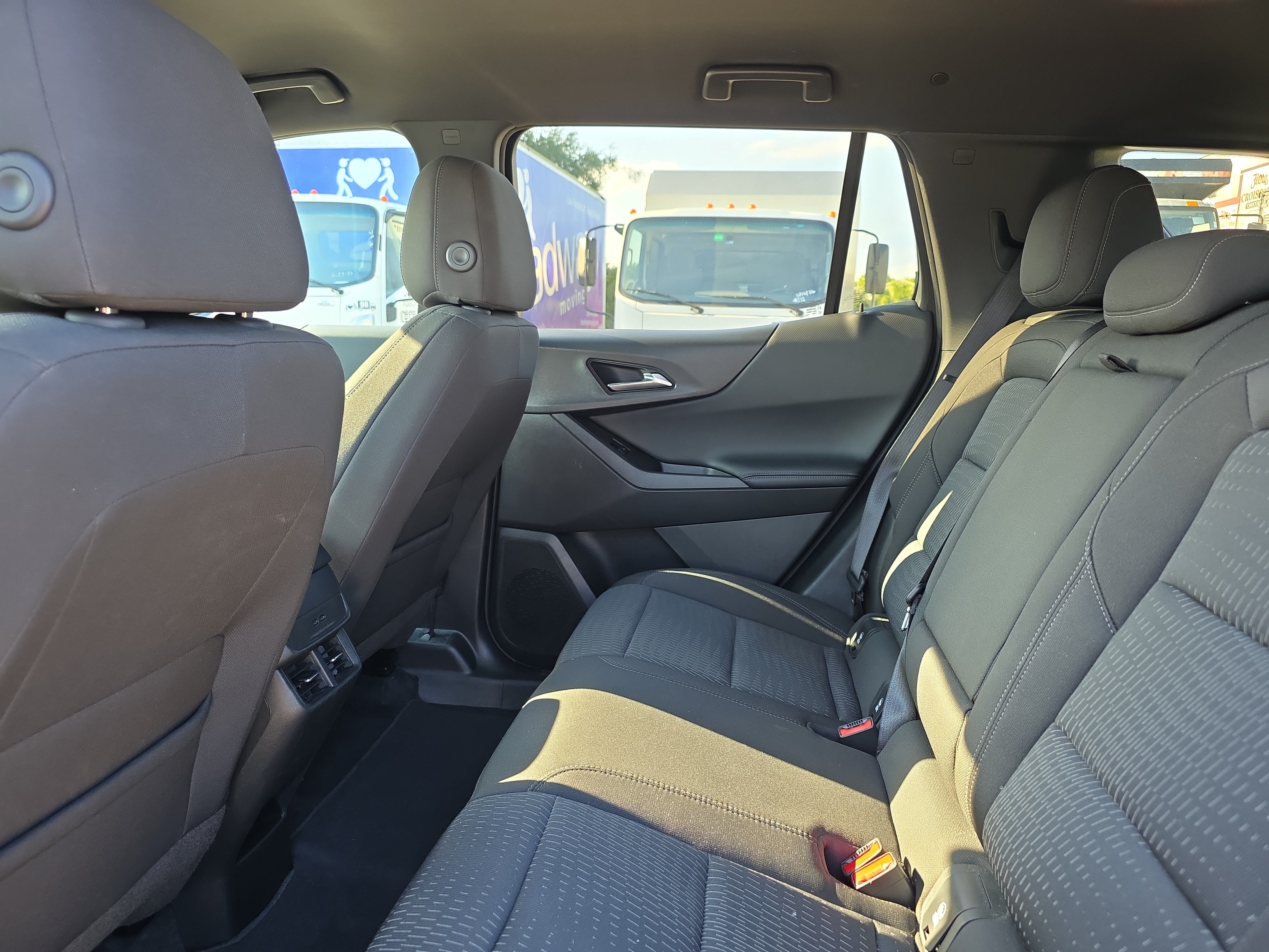 Used 2025 Chevrolet Equinox LT AWD/4WD image 15