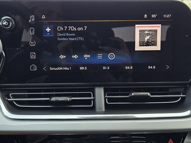Used 2026 Chevrolet Trax LT FWD image 17