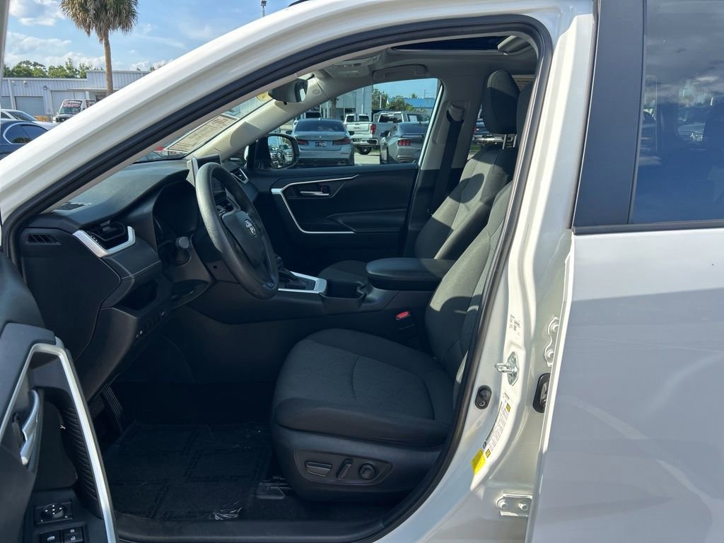Used 2024 Toyota RAV4 XLE w/ Convenience Package FWD image 16