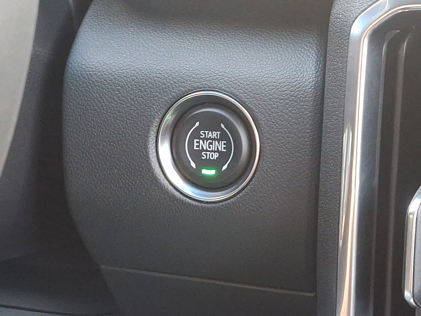 New 2026 GMC Acadia Denali w/ Super Cruise Package image 25