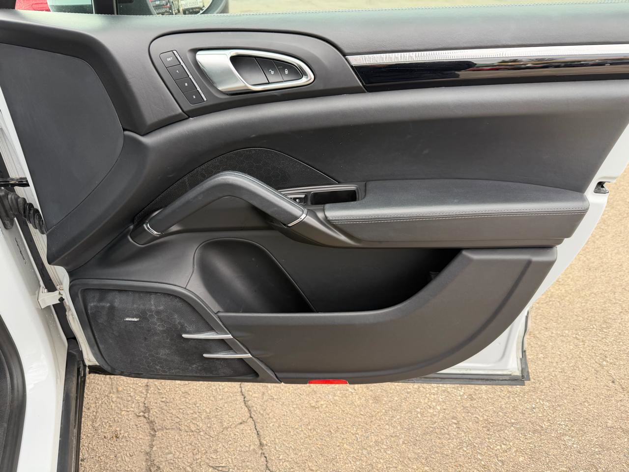 Used 2014 Porsche Cayenne Platinum Edition image 21