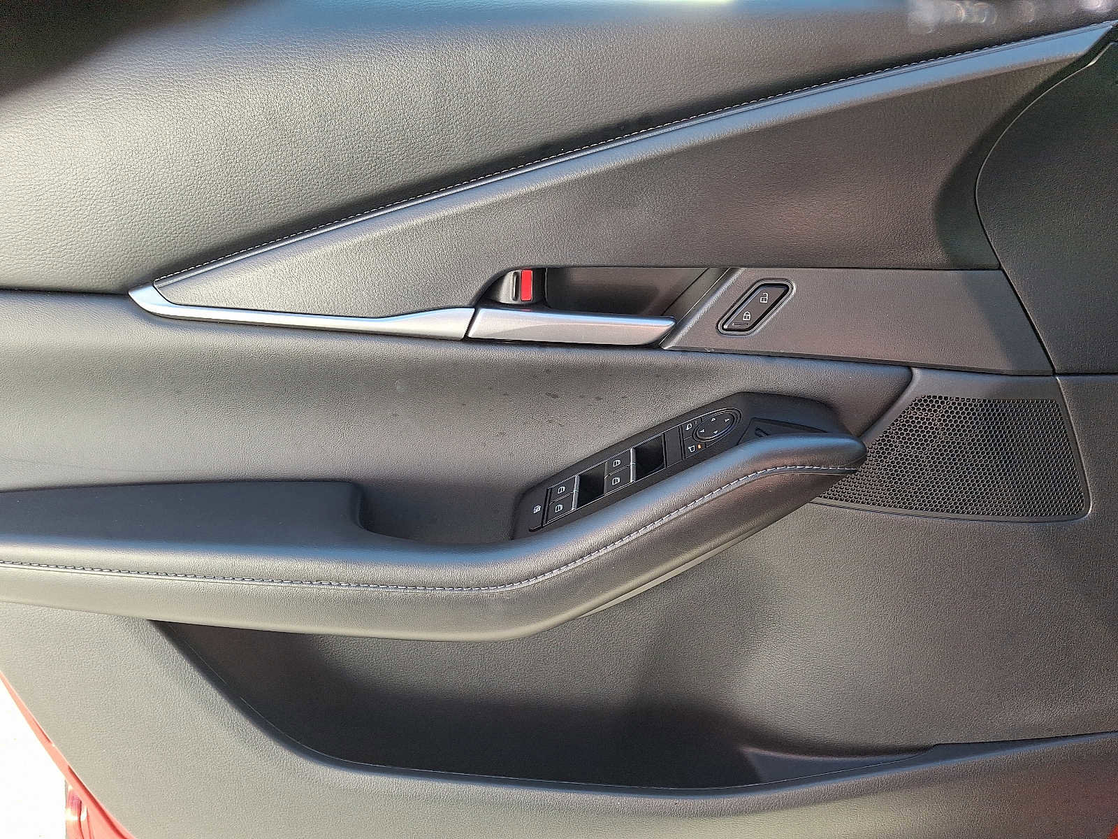 Certified 2025 MAZDA CX-30 AWD 2.5 S w/ Select Sport Pkg image 12