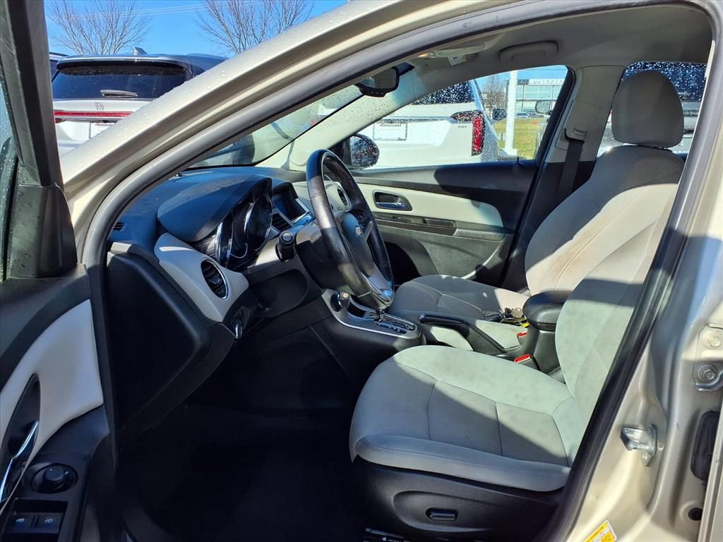 Used 2013 Chevrolet Cruze LT w/ RS Package image 15
