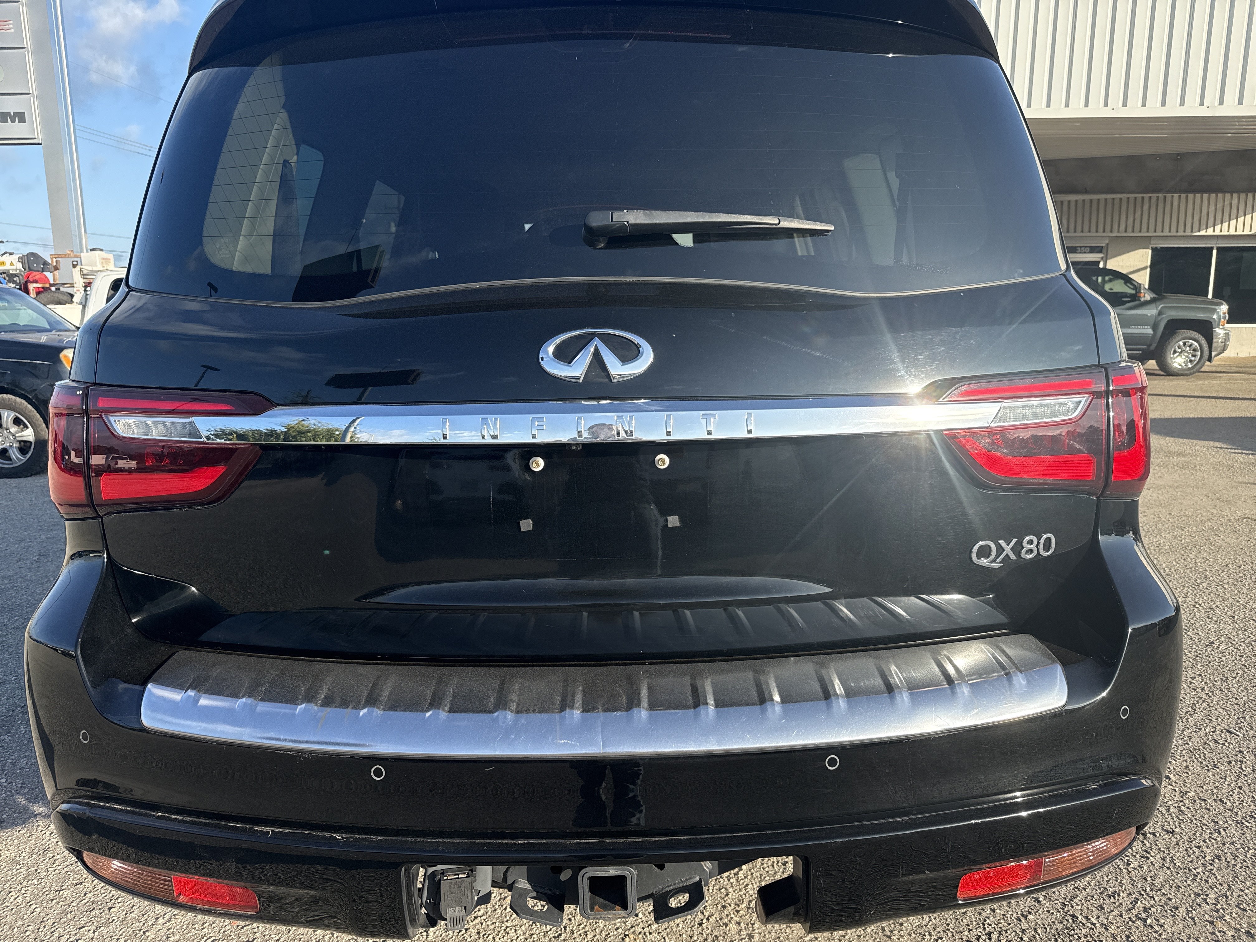 Used 2023 INFINITI QX80 Luxe w/ Cargo Package RWD image 7