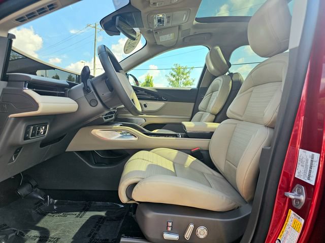 Used 2025 Lincoln Nautilus Reserve AWD/4WD image 18