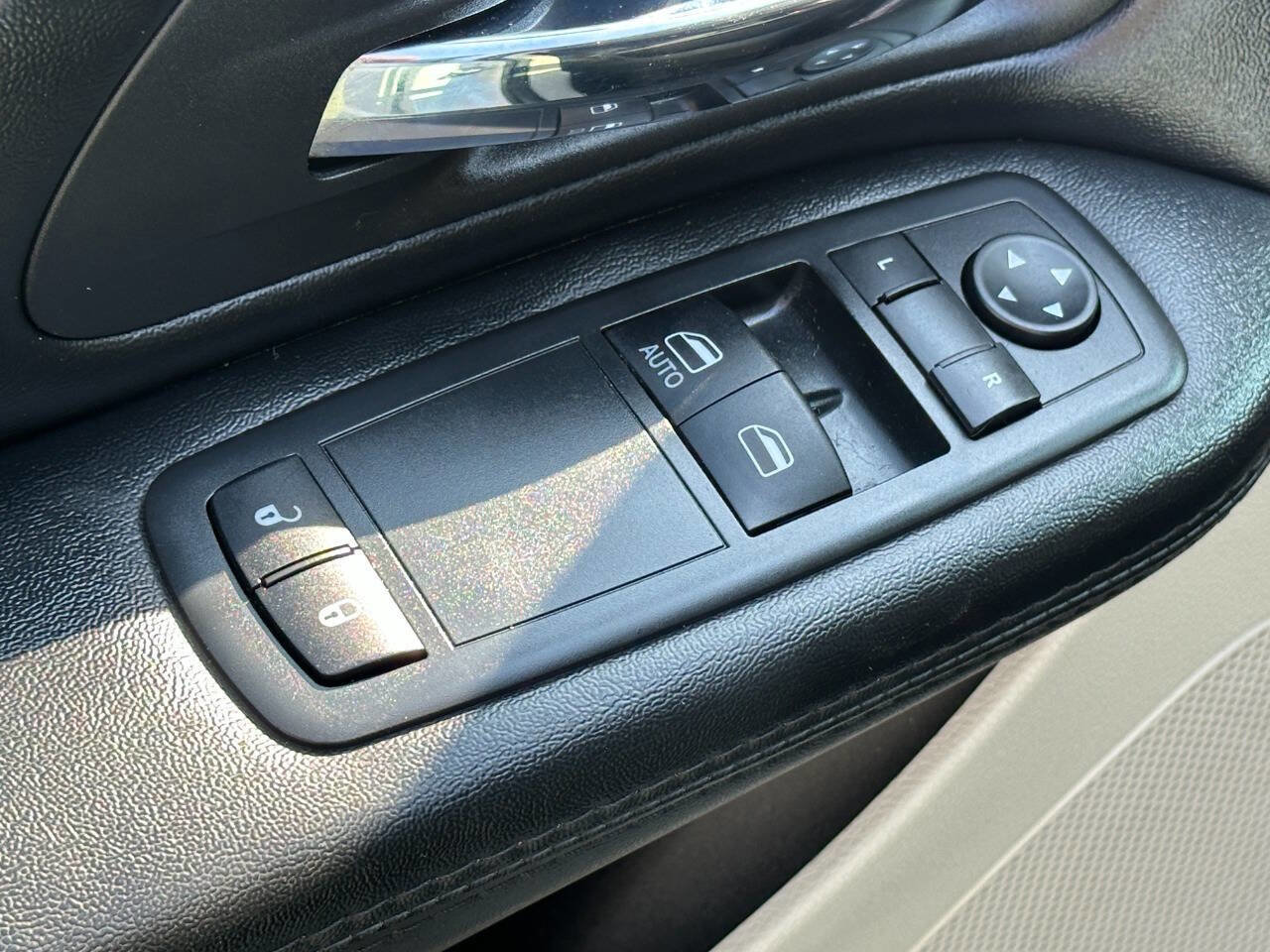 Used 2019 Dodge Grand Caravan SXT w/ Quick Order Package 29G SXT image 14