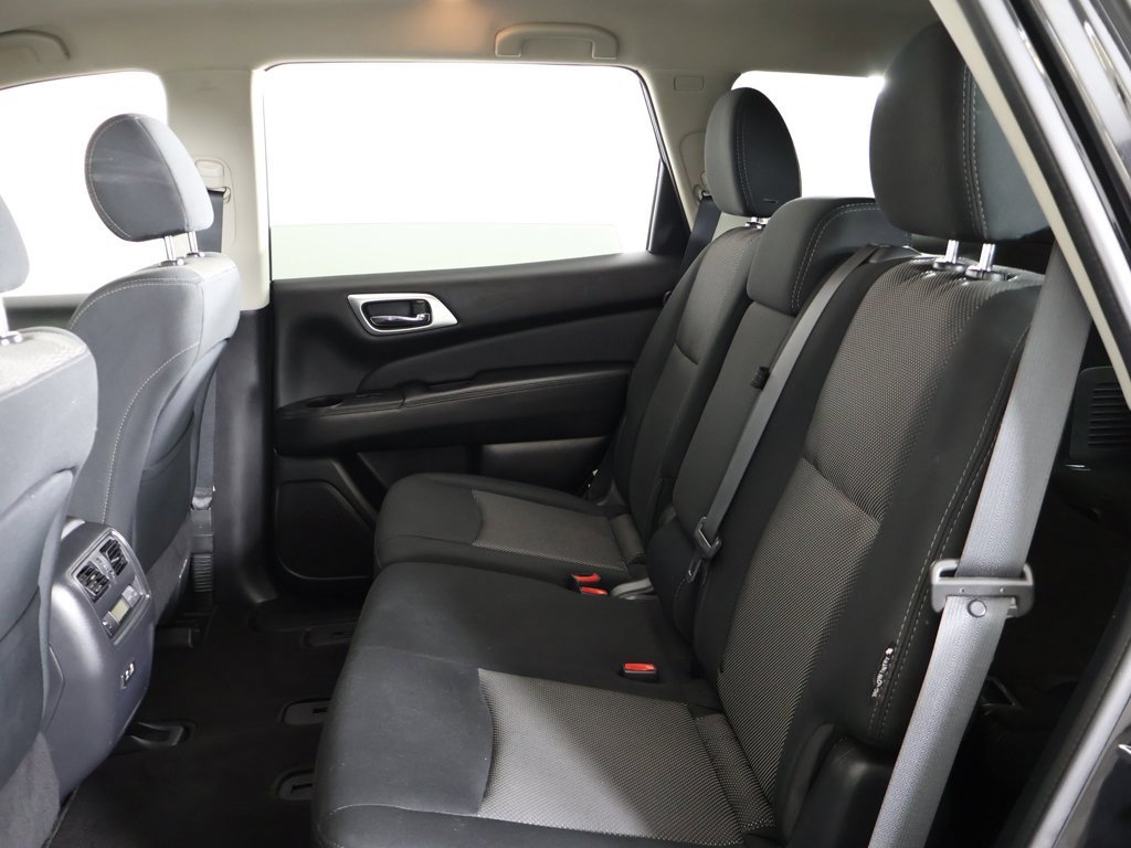 Used 2020 Nissan Pathfinder S image 29