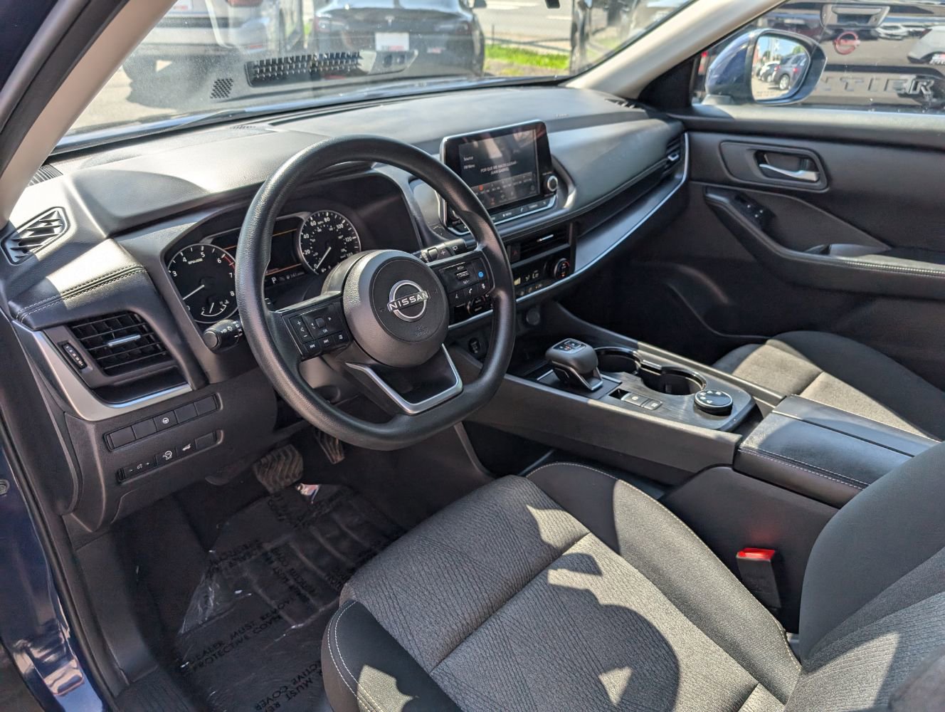 Used 2024 Nissan Rogue SV image 12