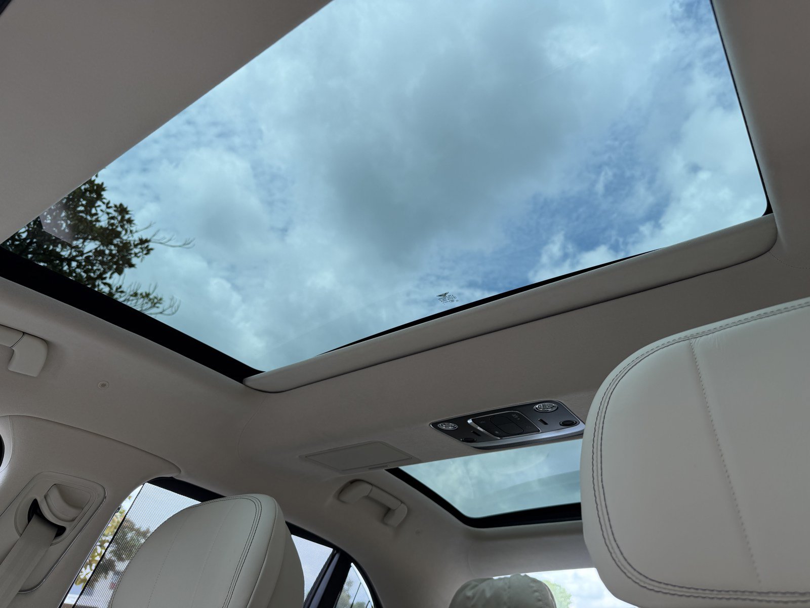 Used 2026 Bentley Flying Spur Azure AWD/4WD image 36