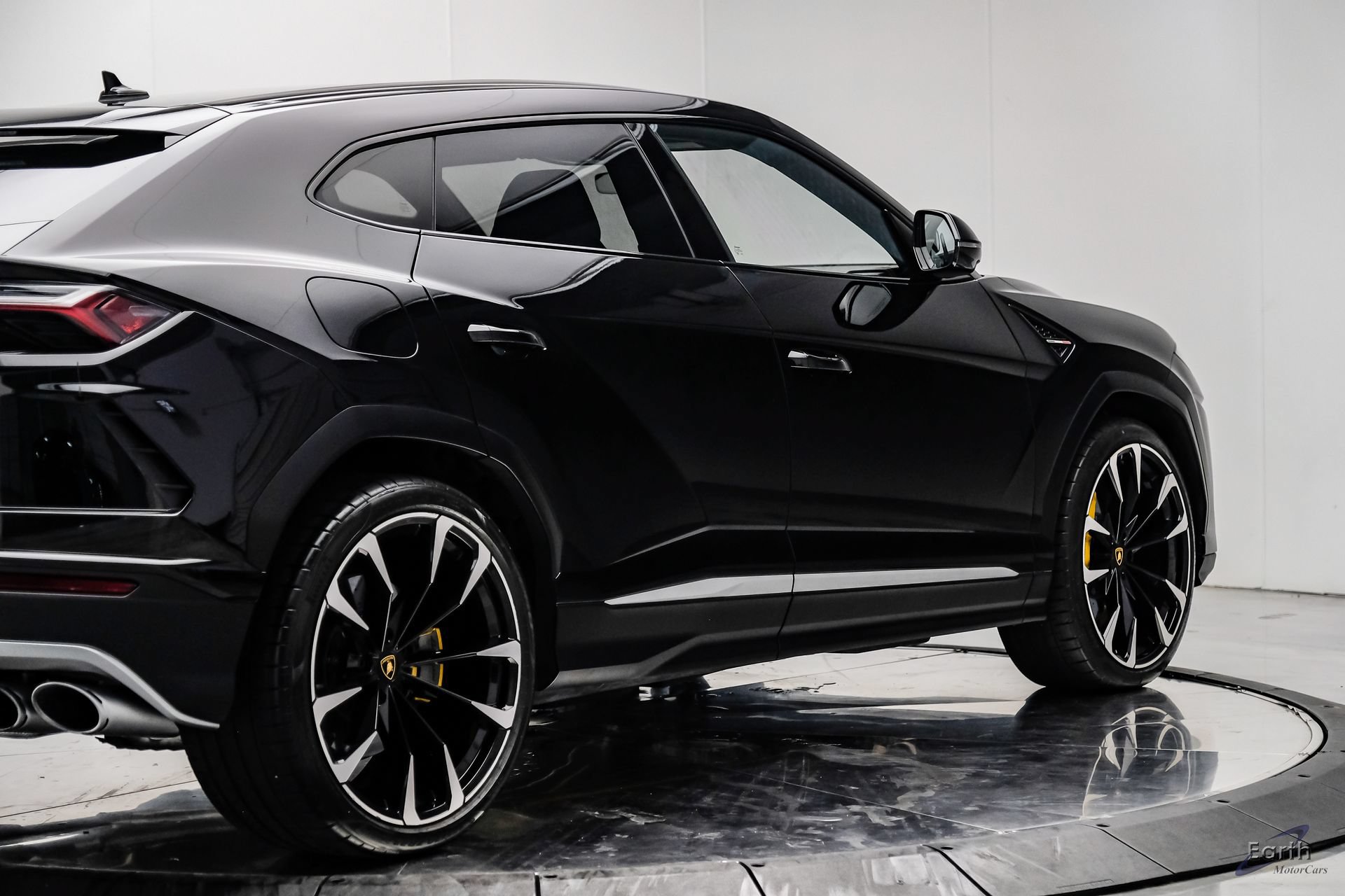 Used 2022 Lamborghini Urus AWD/4WD image 18