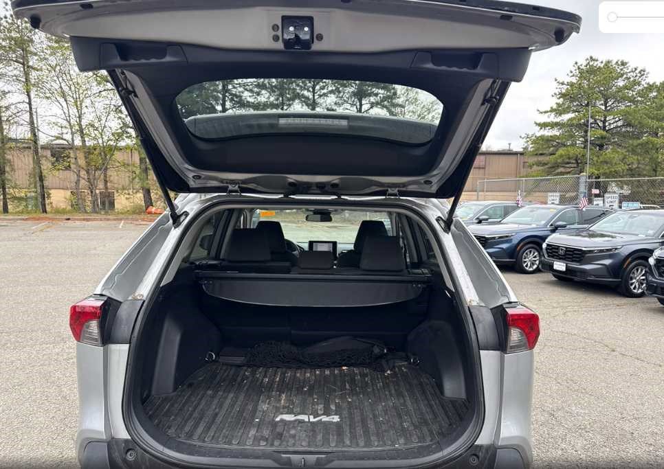 Used 2023 Toyota RAV4 XLE AWD/4WD image 8