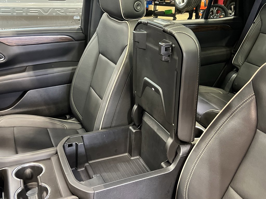 Used 2024 Chevrolet Tahoe Premier w/ Premium Package image 19