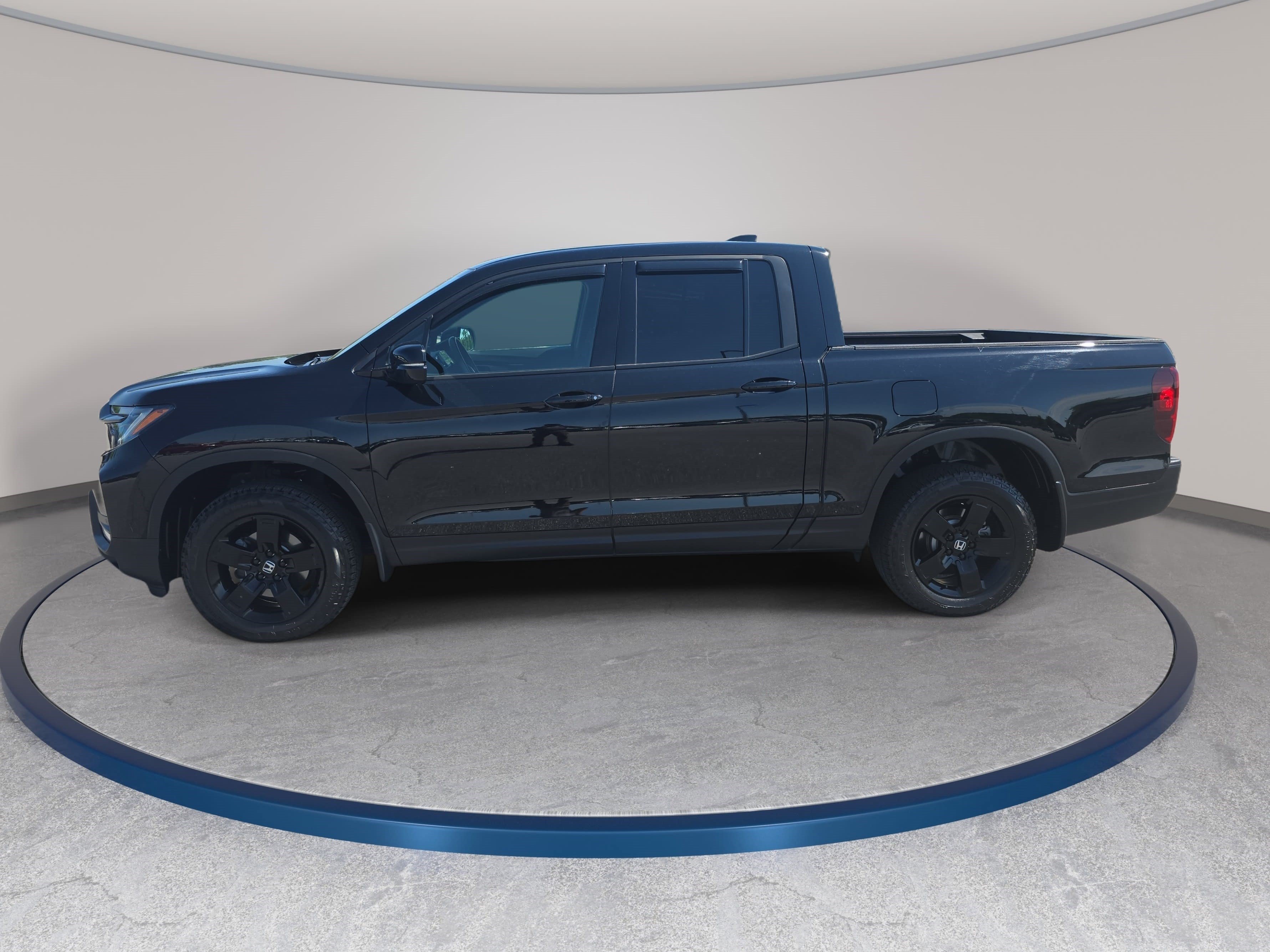 Certified 2025 Honda Ridgeline Black Edition image 8