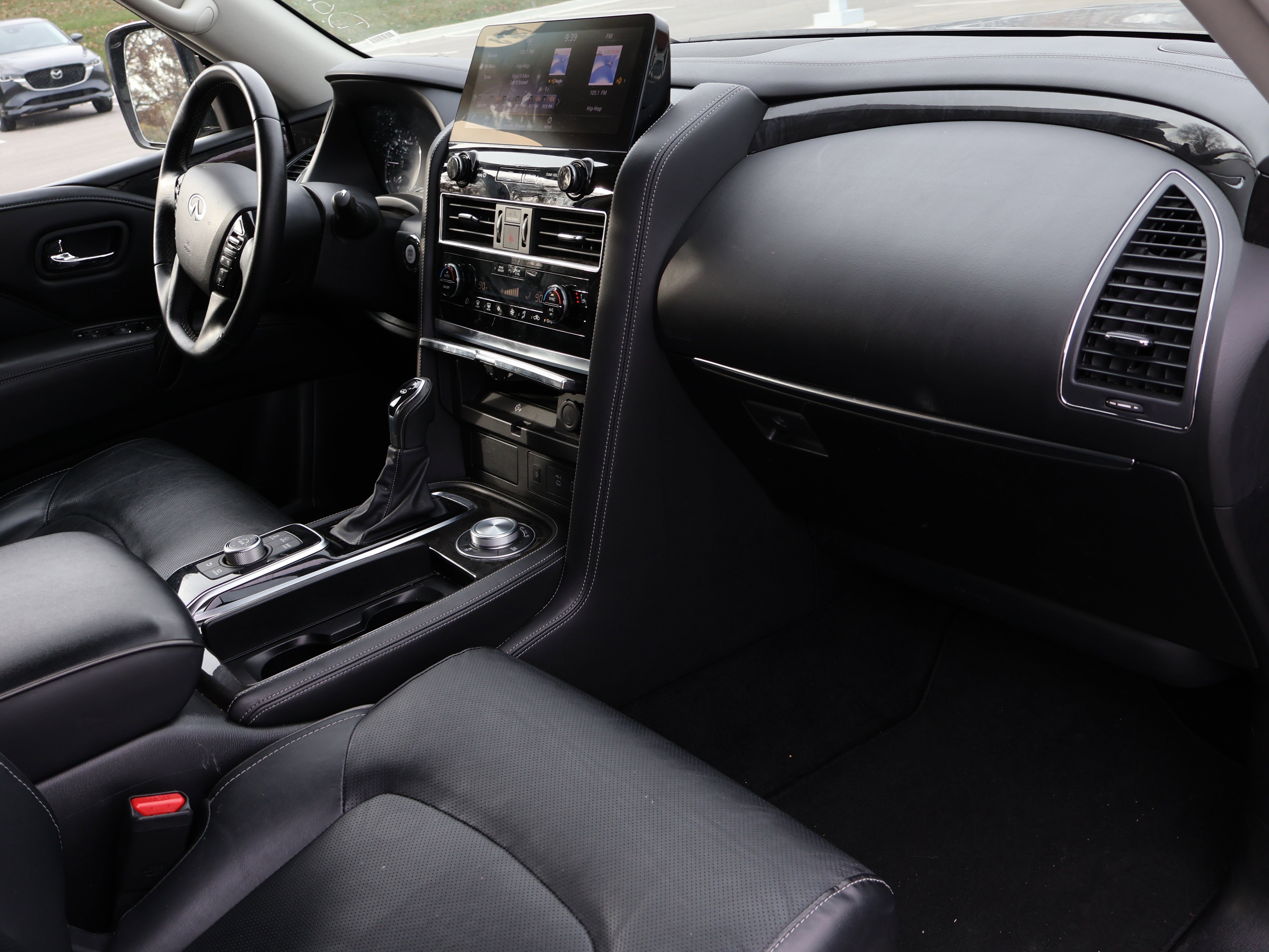 Used 2024 INFINITI QX80 Luxe image 11