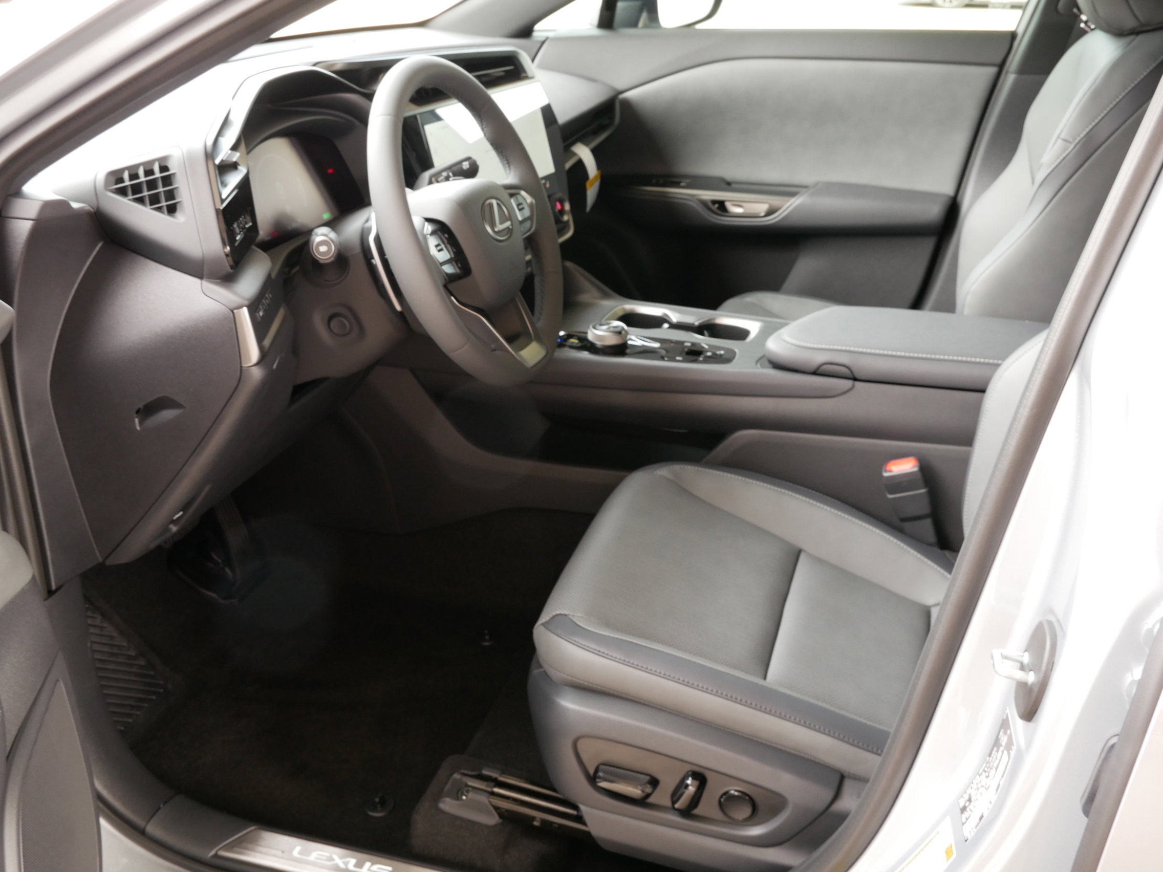 New 2026 Lexus RZ 350e 2WD image 4