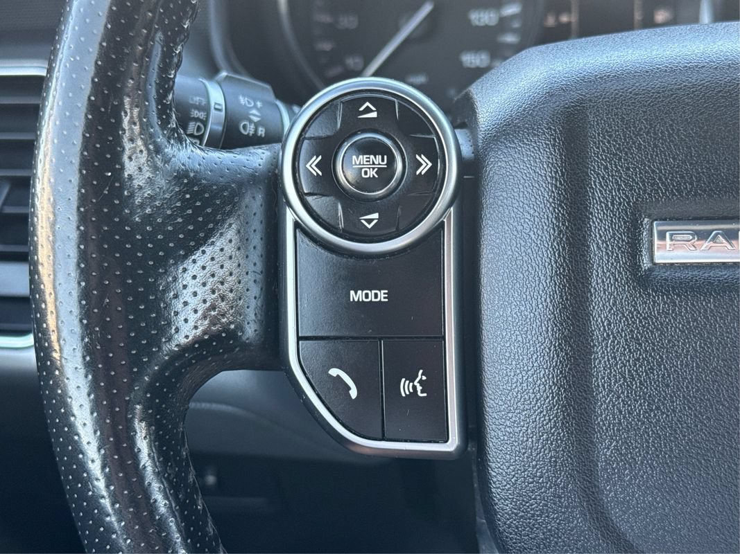 Used 2015 Land Rover Range Rover Sport SE image 34