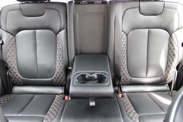 Used 2025 Jeep Grand Cherokee Summit w/ Obsidian Package AWD/4WD image 39