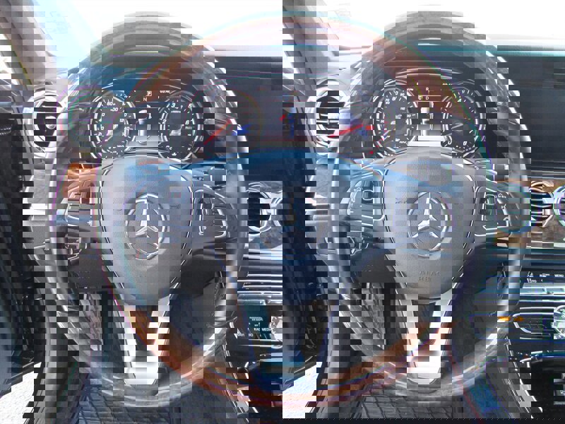 Used 2017 Mercedes-Benz E 400 4MATIC Wagon image 9