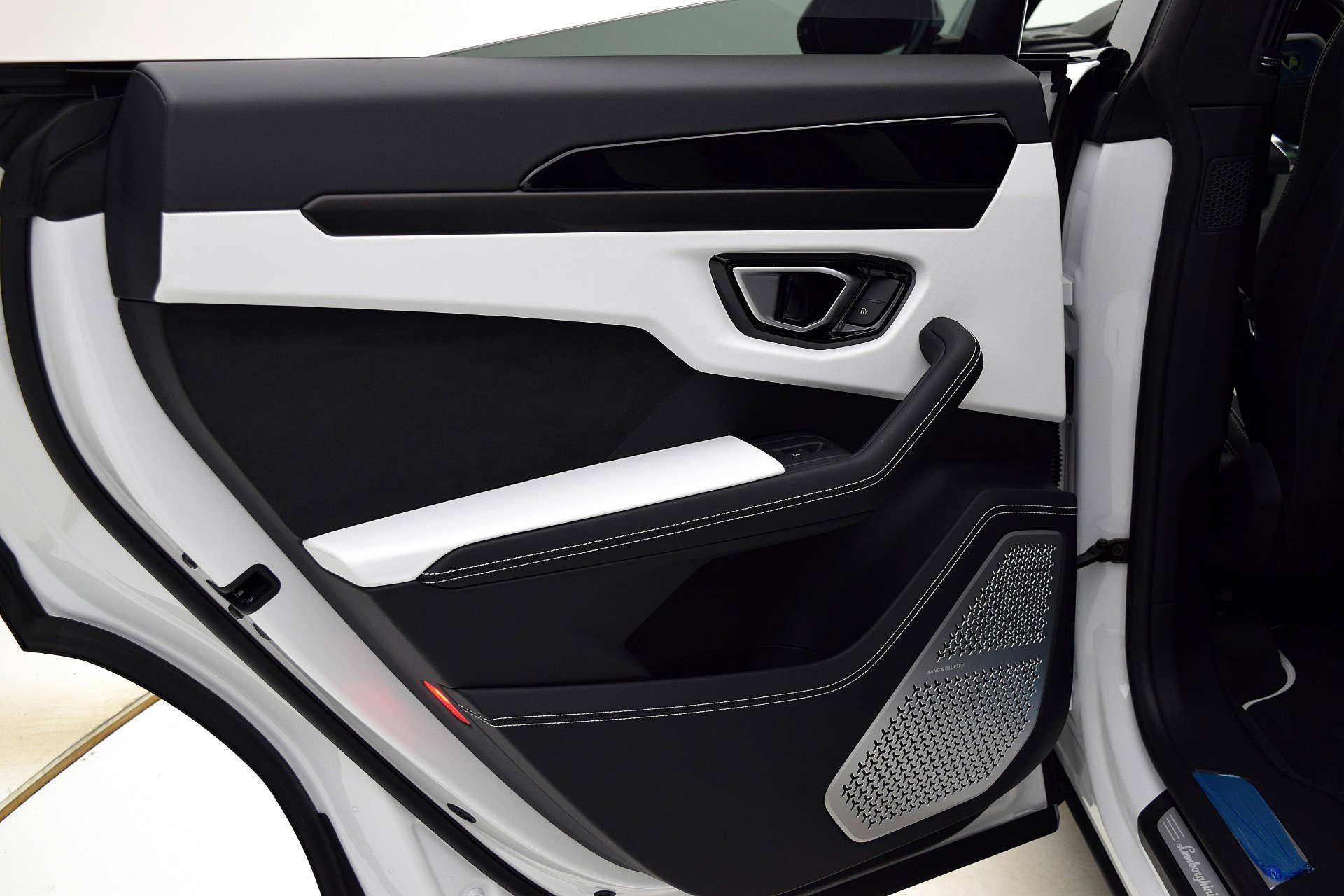 Used 2021 Lamborghini Urus image 39