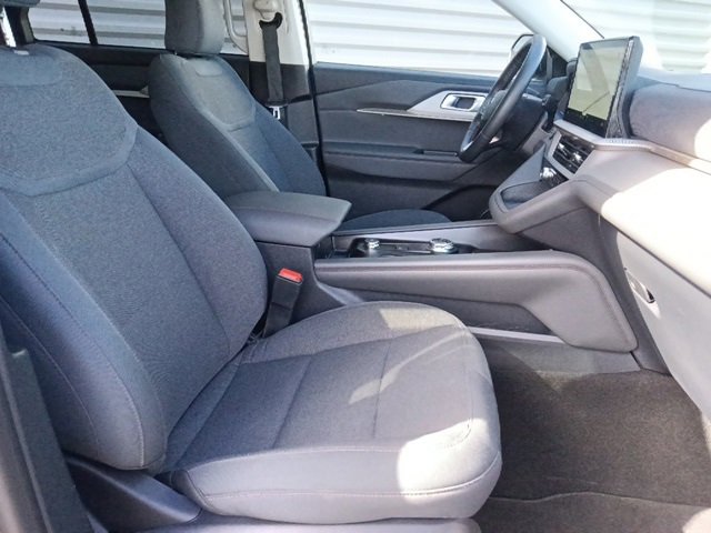 Used 2025 Ford Explorer Active image 35