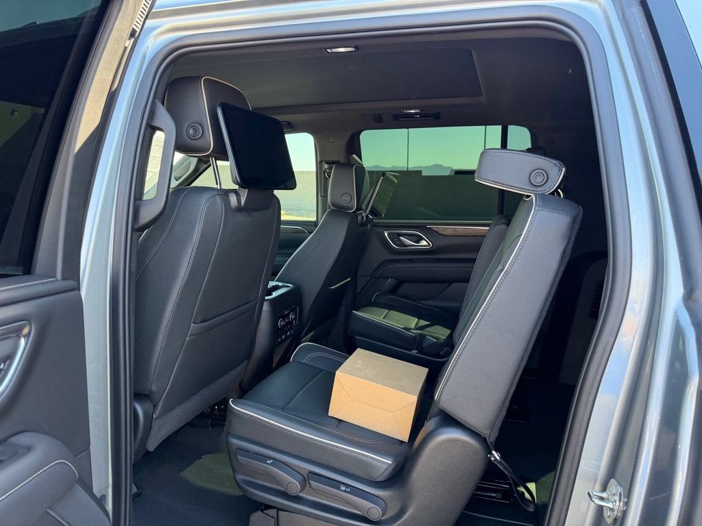 Certified 2023 Chevrolet Suburban Premier AWD/4WD image 24