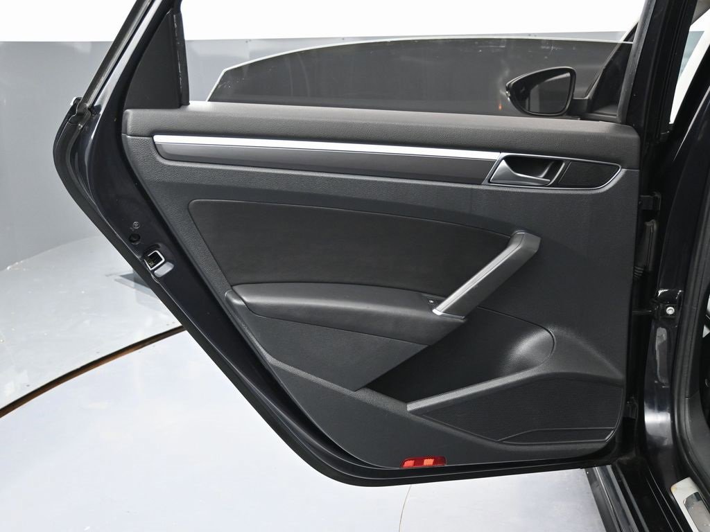 Used 2018 Volkswagen Passat 2.0T S image 34