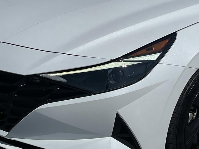 Certified 2021 Hyundai Elantra SEL w/ Cargo Package FWD image 9