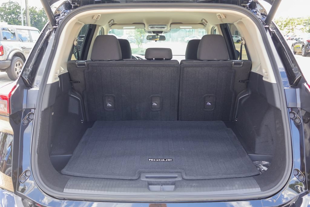 Certified 2026 Nissan Rogue SV FWD image 26