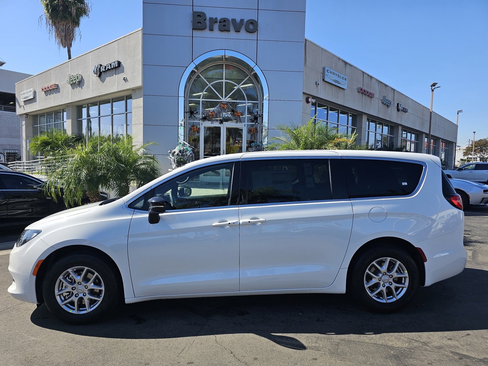 New 2026 Chrysler Voyager LX image 4