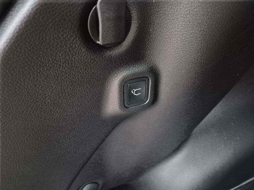 New 2026 Jeep Compass Latitude image 9