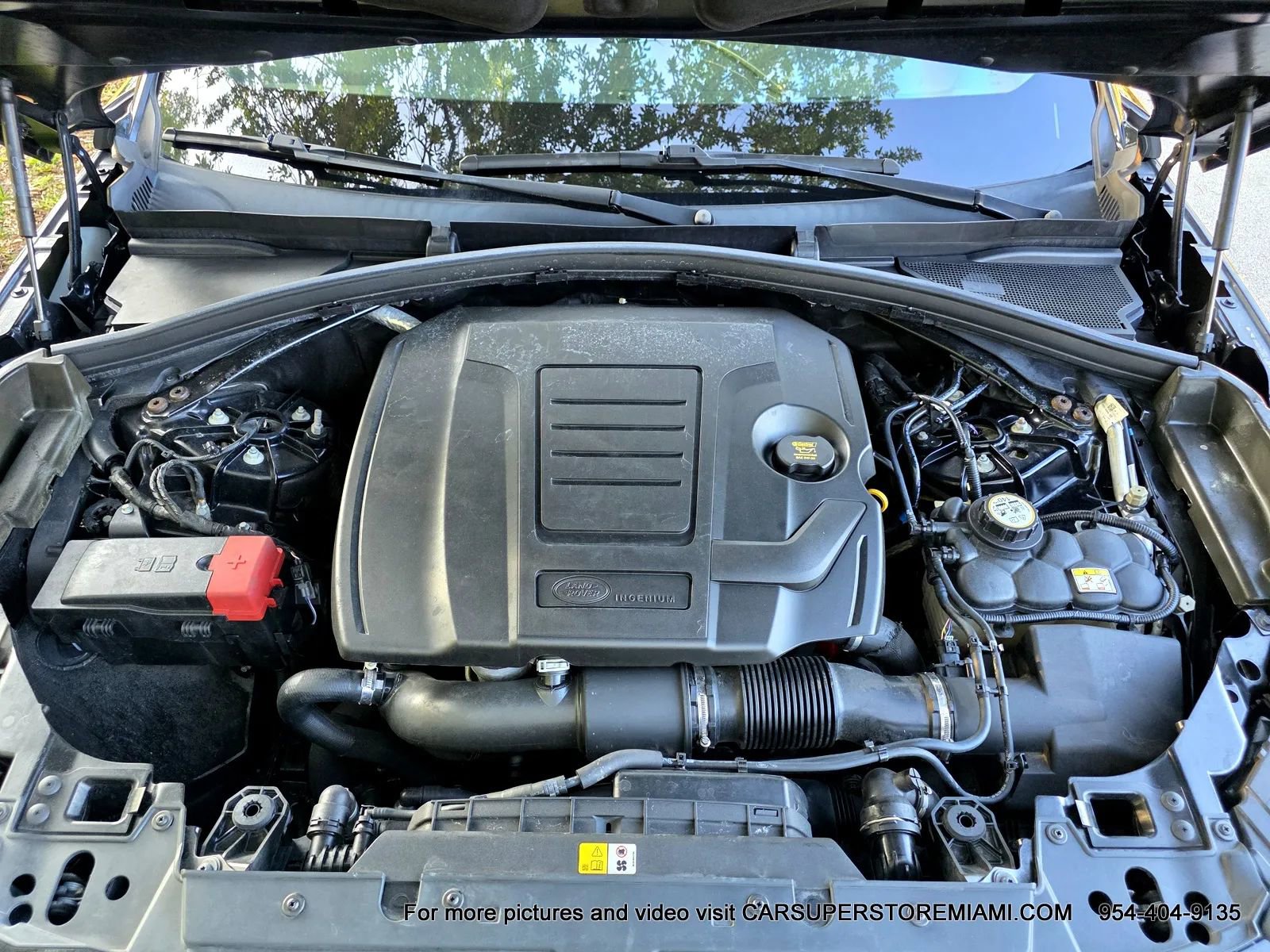 Used 2018 Land Rover Range Rover Velar R-Dynamic SE AWD/4WD image 36