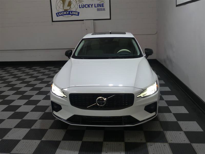 Used 2022 Volvo S60 B5 Inscription FWD image 3