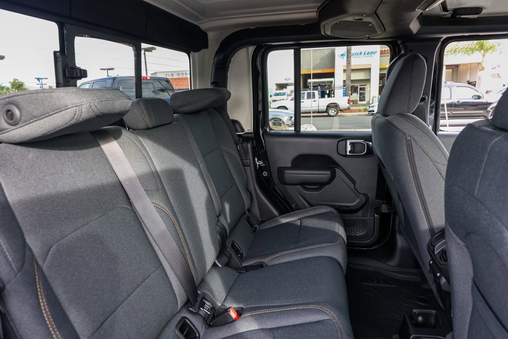 New 2025 Jeep Gladiator Willys image 17