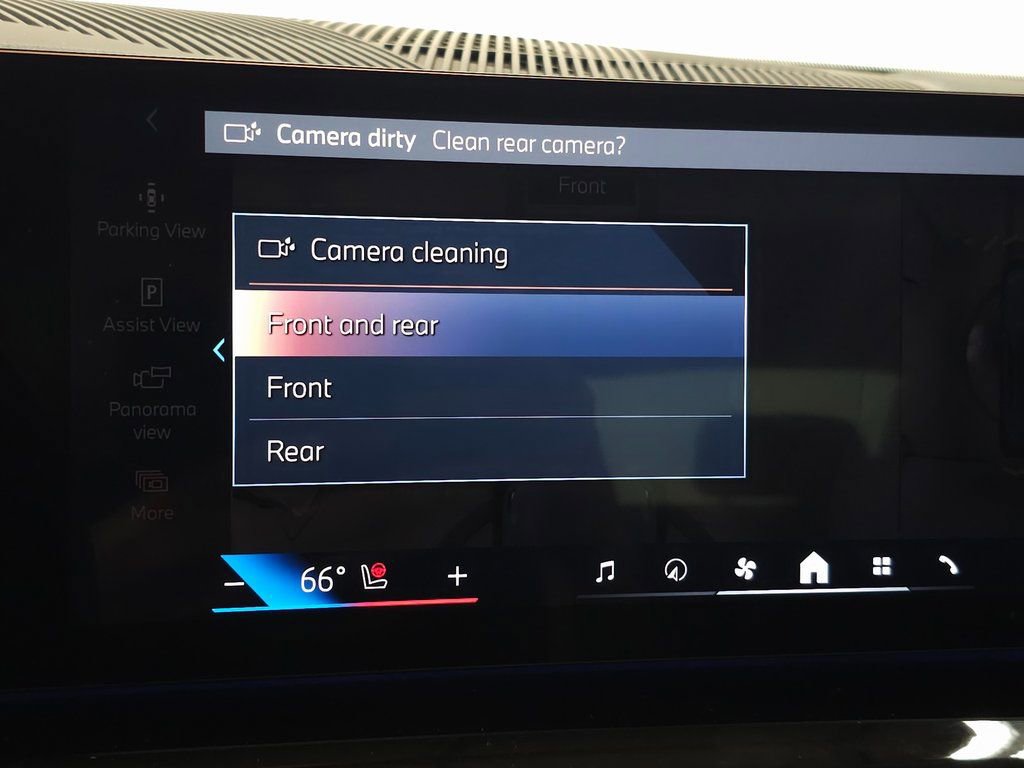 Used 2026 BMW 550e xDrive w/ Premium Package image 29