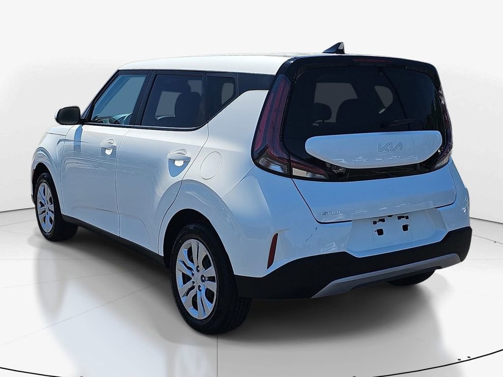 Used 2024 Kia Soul LX FWD image 8