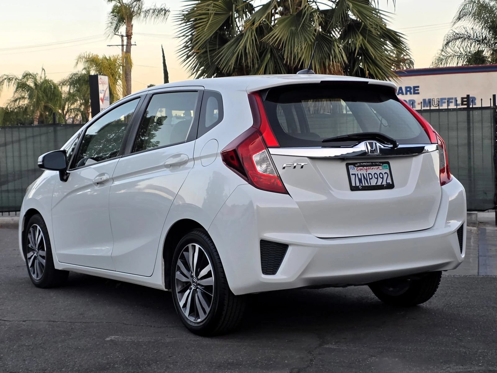 Used 2017 Honda Fit EX-L image 4