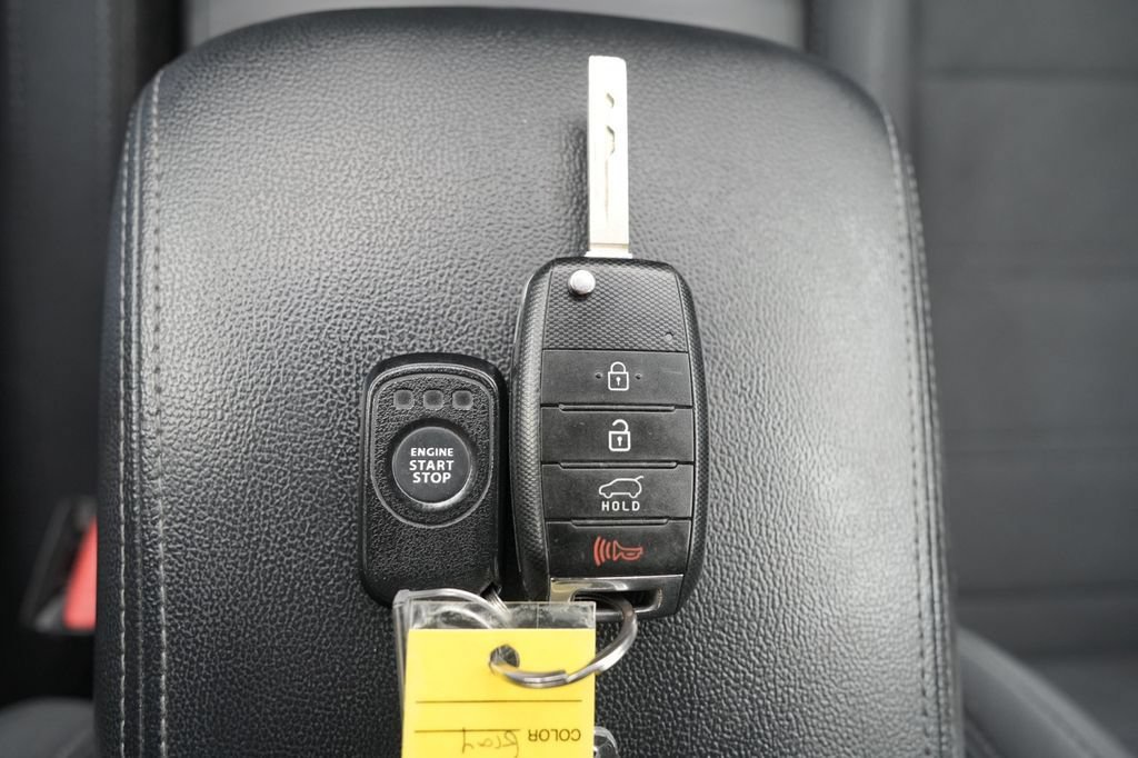 Used 2019 Kia Sorento FWD V6 image 36