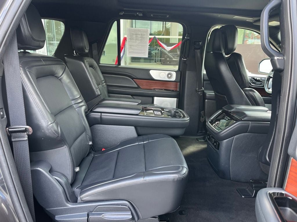 Certified 2023 Lincoln Navigator L Reserve AWD/4WD image 17