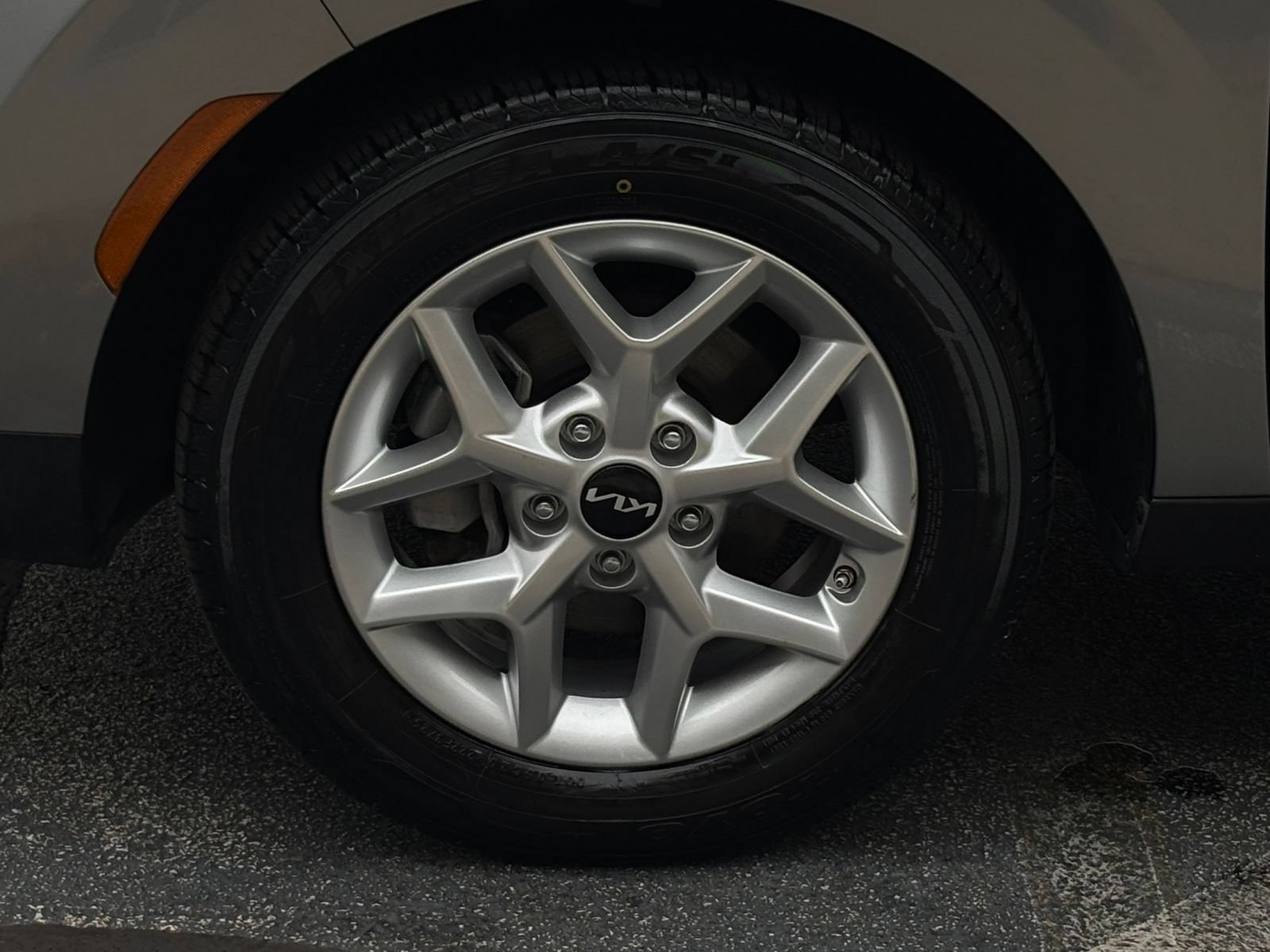 Used 2025 Kia Soul LX w/ LX Technology Package FWD image 28