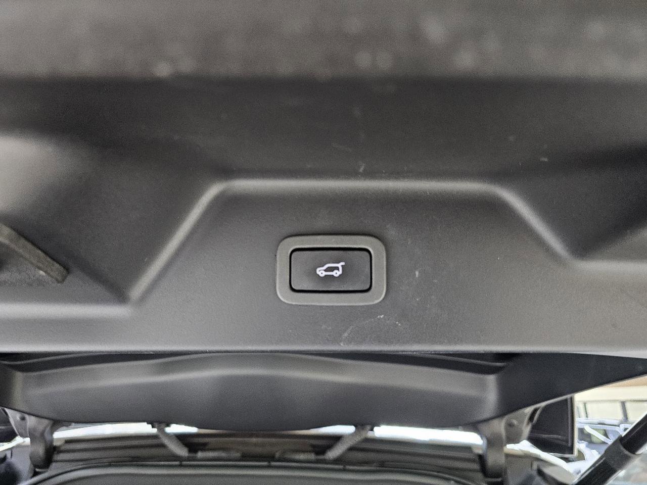 Used 2017 Land Rover Range Rover HSE image 14