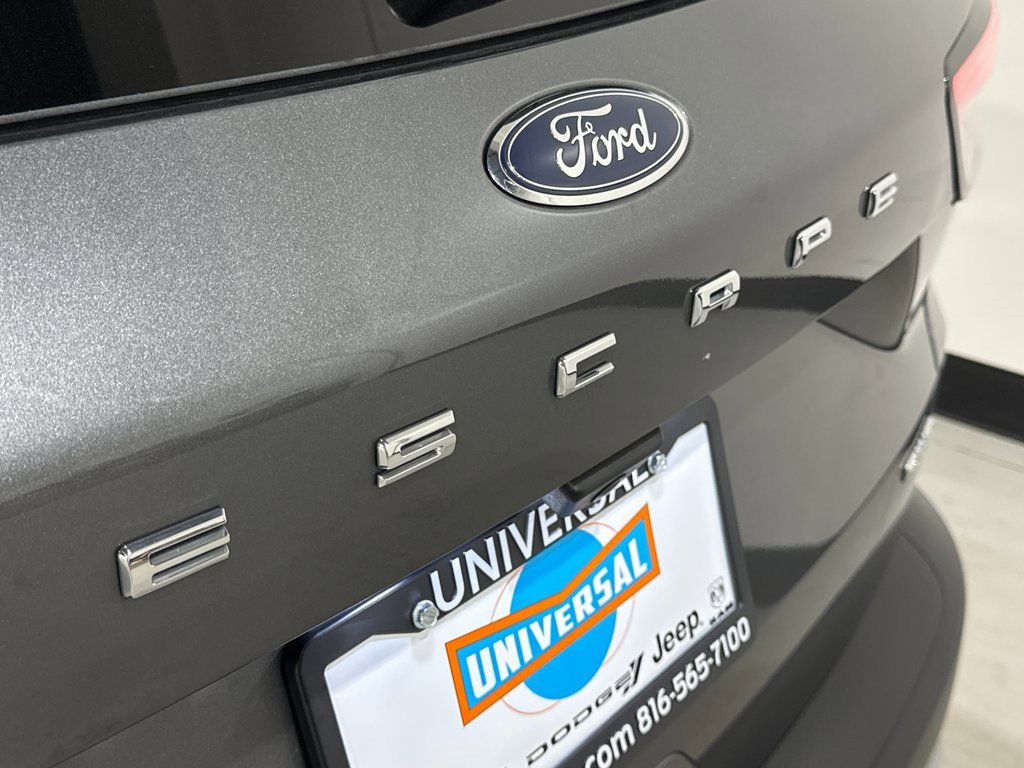 Used 2022 Ford Escape SEL image 32